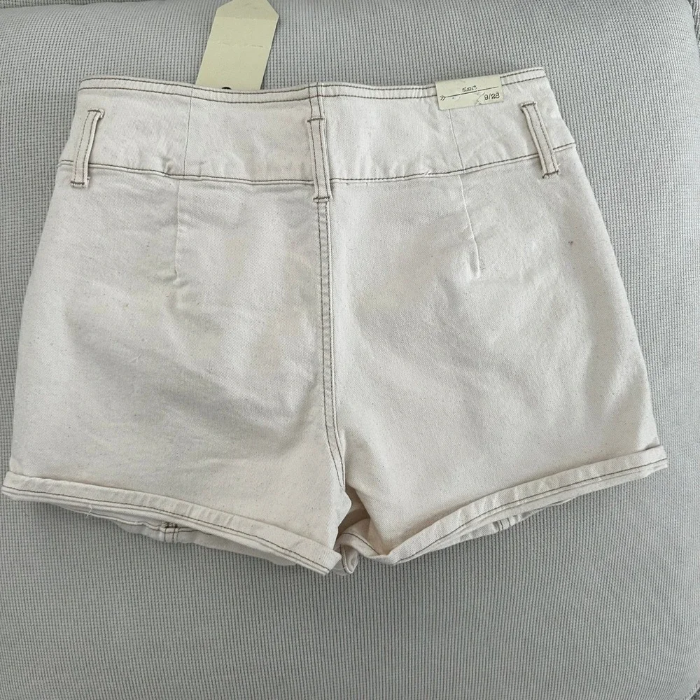 NWT Banjara Cream High Rise Shorts Size 9 28 Contrast Stitch‎